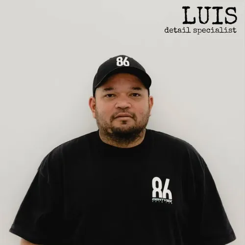 Luis, 86 Auto Lab team member